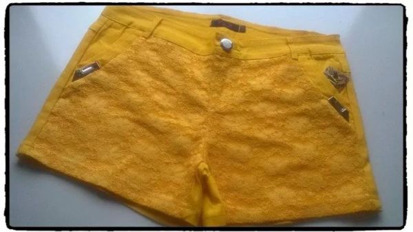 Short Amarelo com Renda